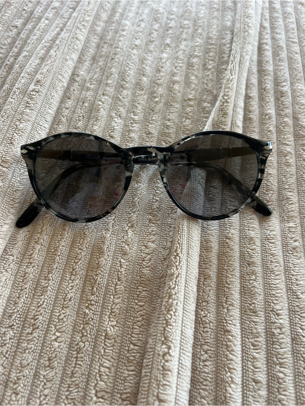 Round Black Tortoiseshell Women’s Sunglasses